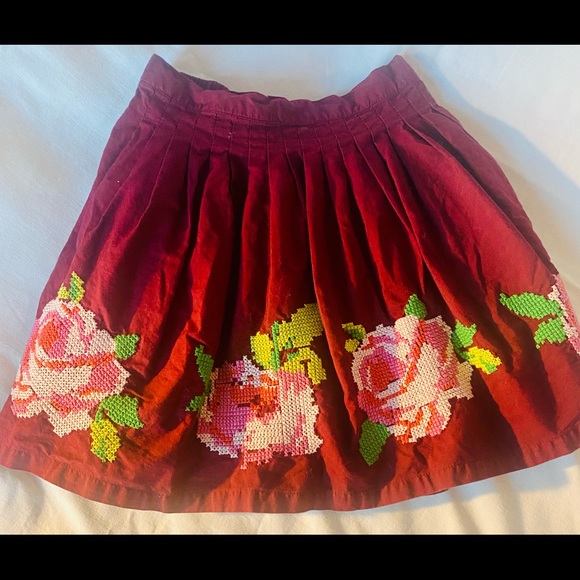 Mini Boden Embroidered Rose Skirt - Picture 2 of 3